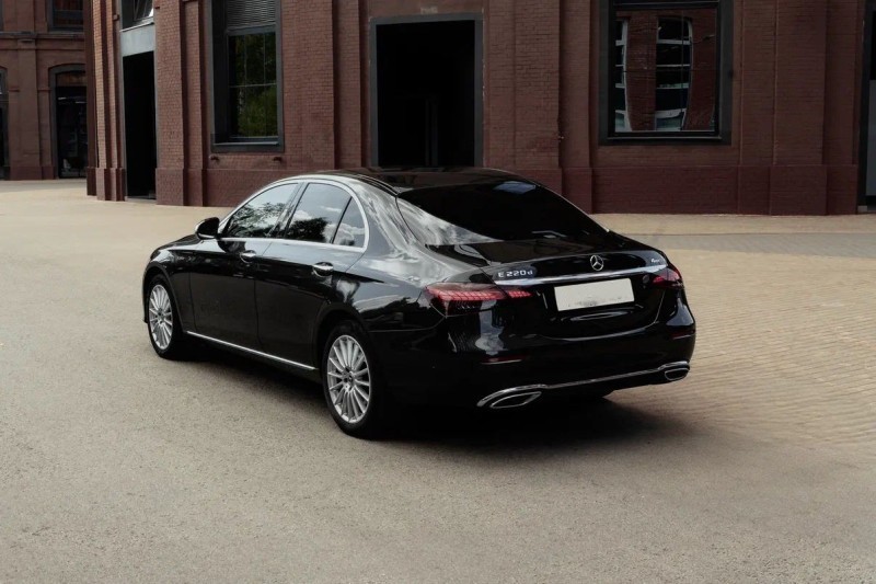Mercedes E